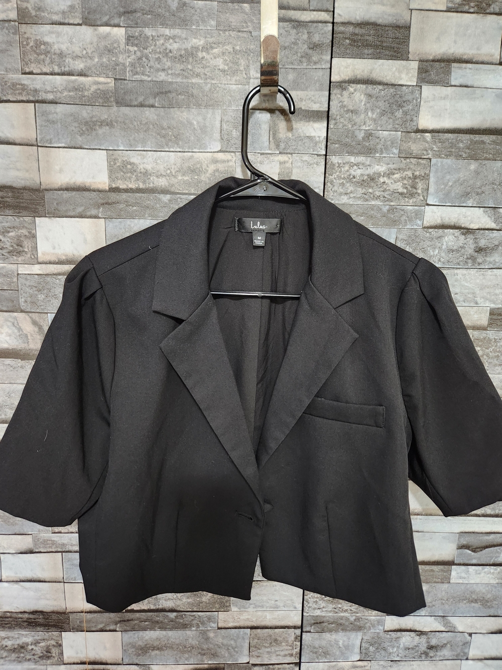 Lulu's Black Cropped Short-Sleeve Blazer